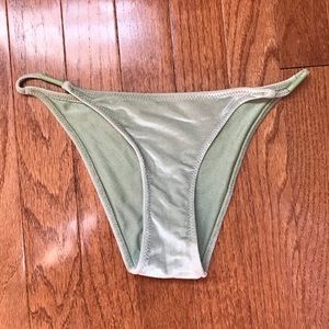 Triangl Kiara bikini bottom size M